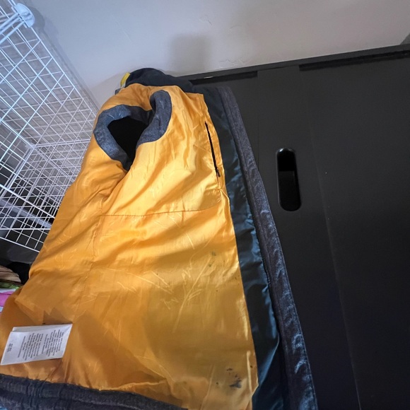 Lole puffer puffy vest, woman’s size large vest. Black and gray with pockets. - Picture 14 of 14